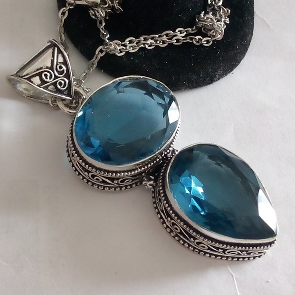 Gorgeous double stone London blue topaz cocktail pendant 💙🤗 - Picture 4 of 4